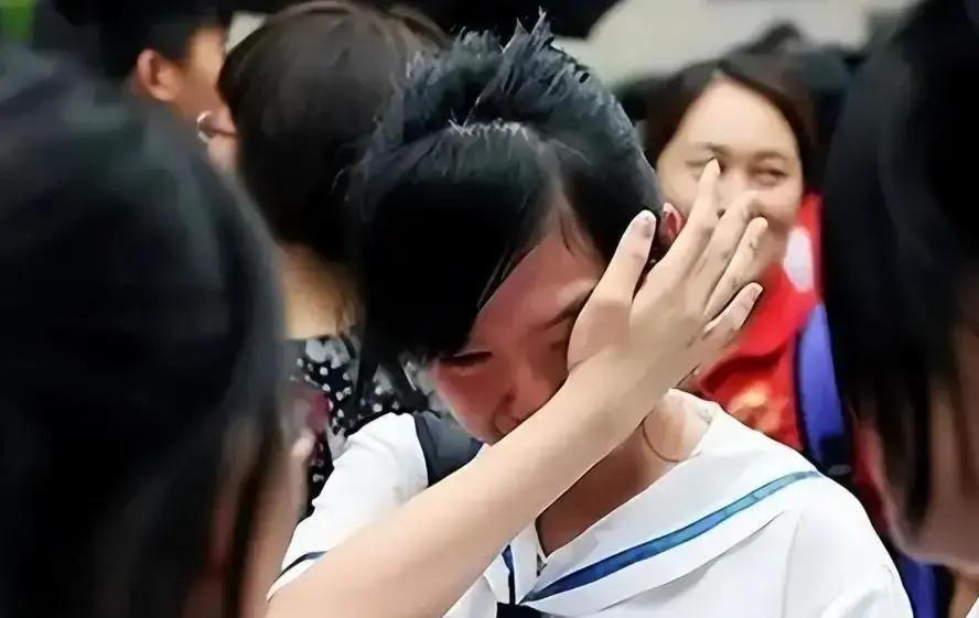 葛军看了都摇头！2026高考数学难出圈，考生：心态崩了。

回顾这次事件的起因，