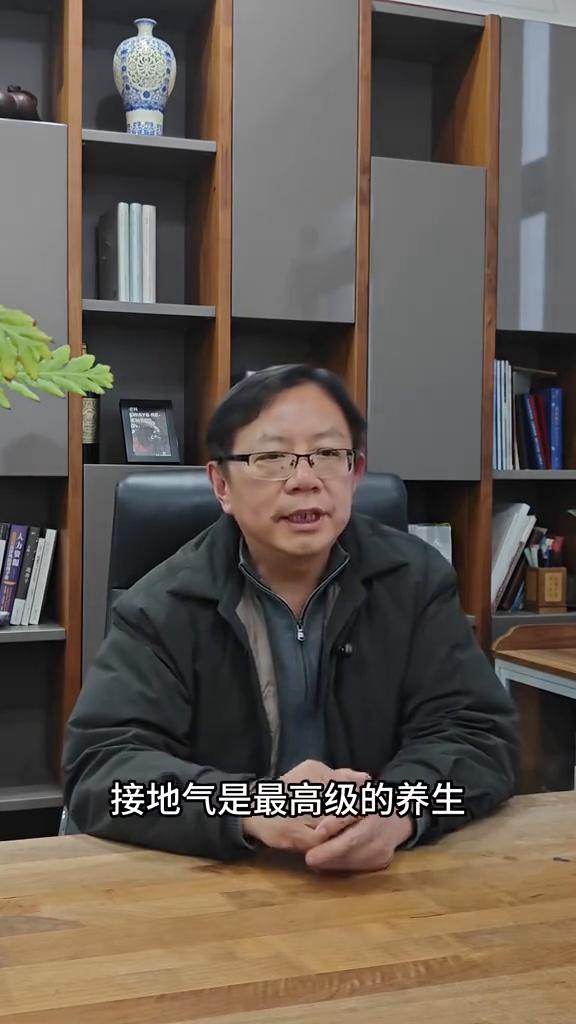 院子才是终极豪宅。
国家一级注册建筑师，乡本乡里创始人潘五六。
老了才明白，最好