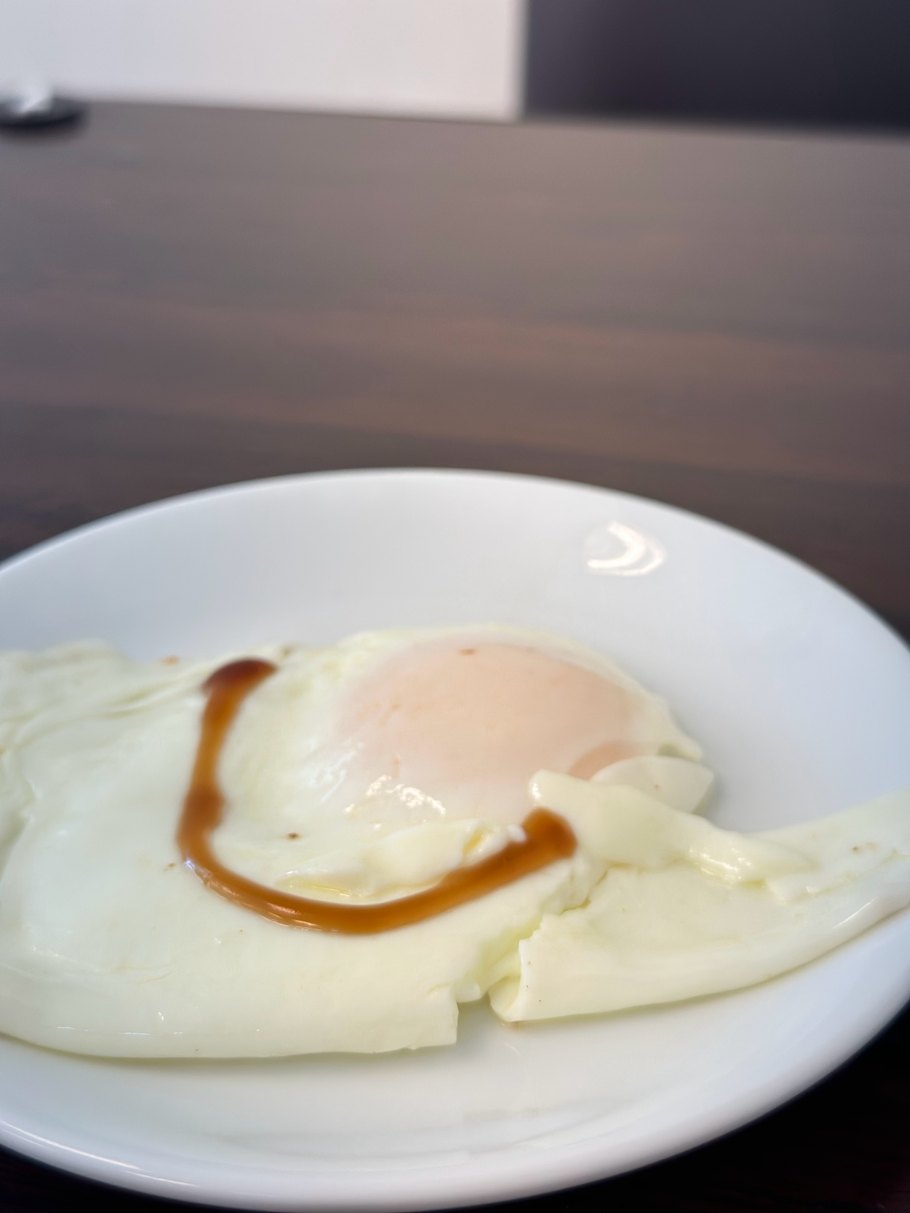 今日份荷包蛋破了，不完整了但是有笑脸 