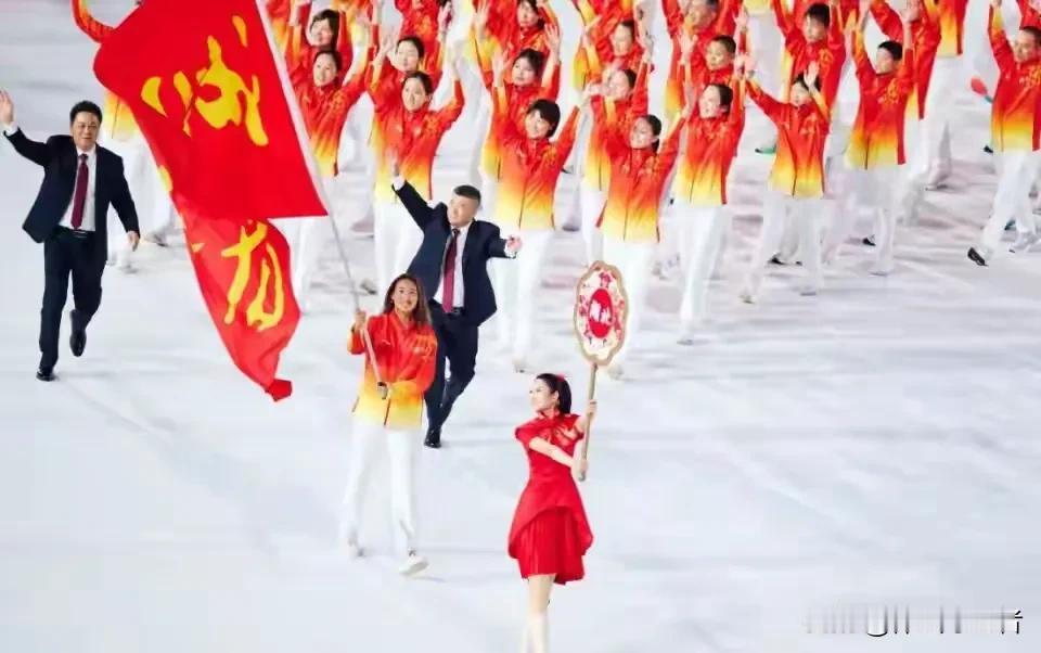 重磅新闻，中国职业女子网球一姐郑钦文退出了全运会女子单打比赛。
  今年9月份郑