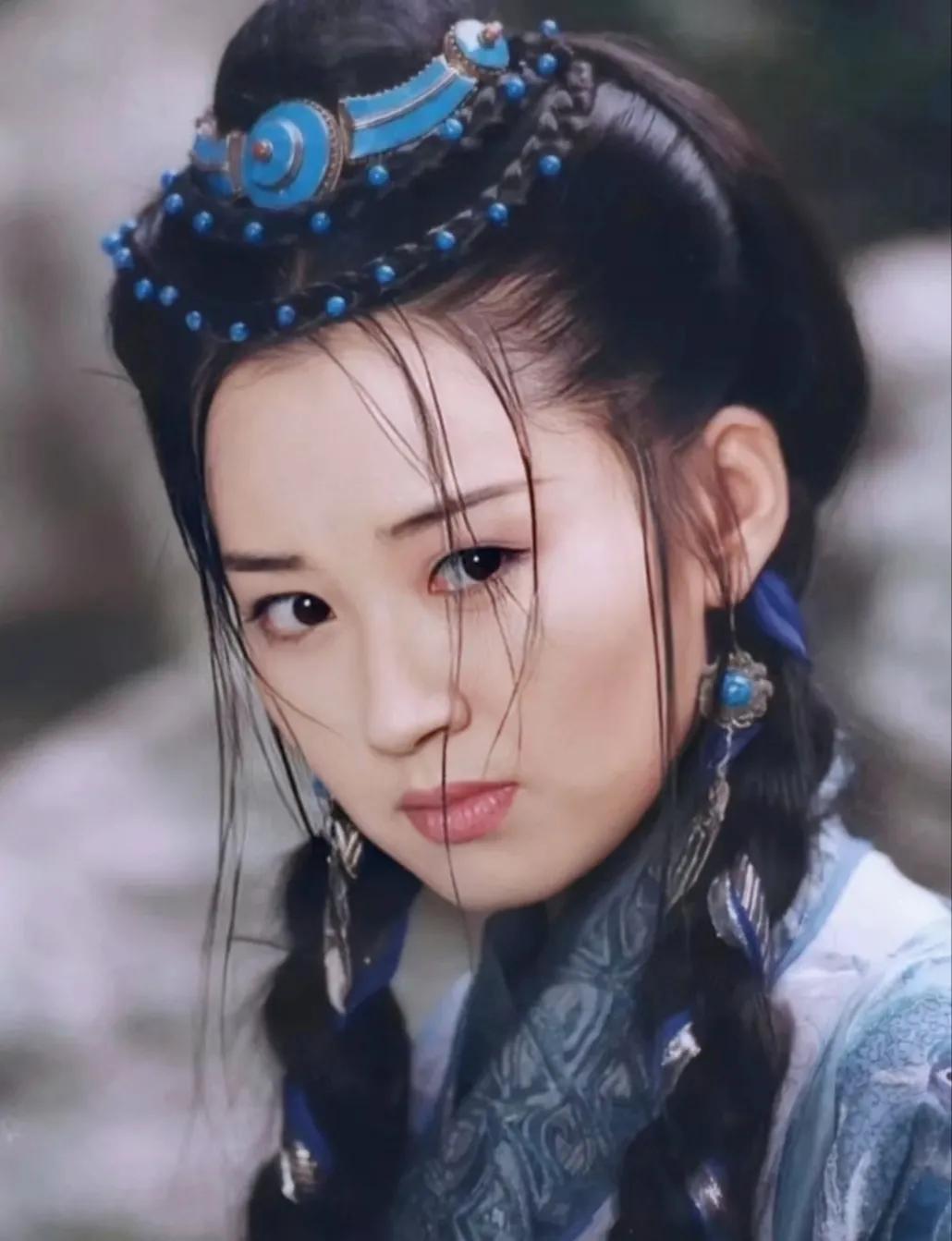 令狐冲吻任盈盈，被她推开，源自曝鳃鱼式，是房中术三十姿势之三

任盈盈被令狐冲亲
