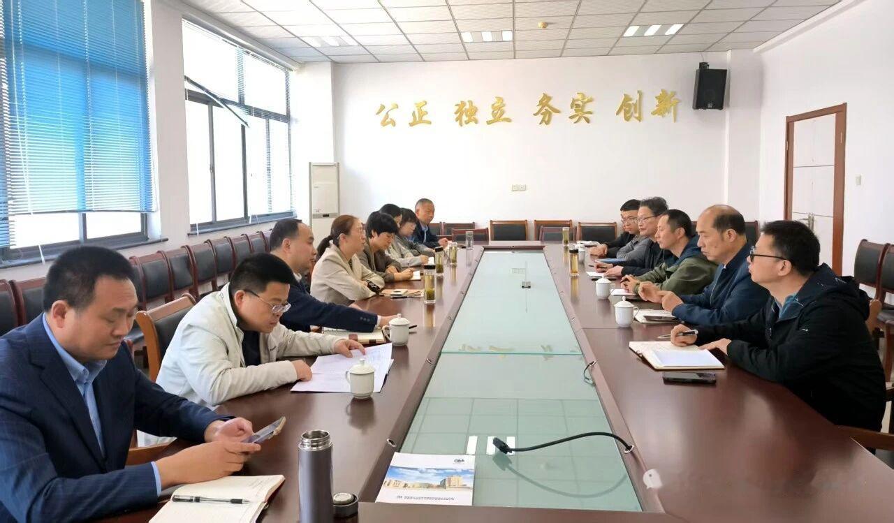 4月30日上午，桐城市政协“加快推进桐城塑料包材产业高质量转型升级”资政会专题座