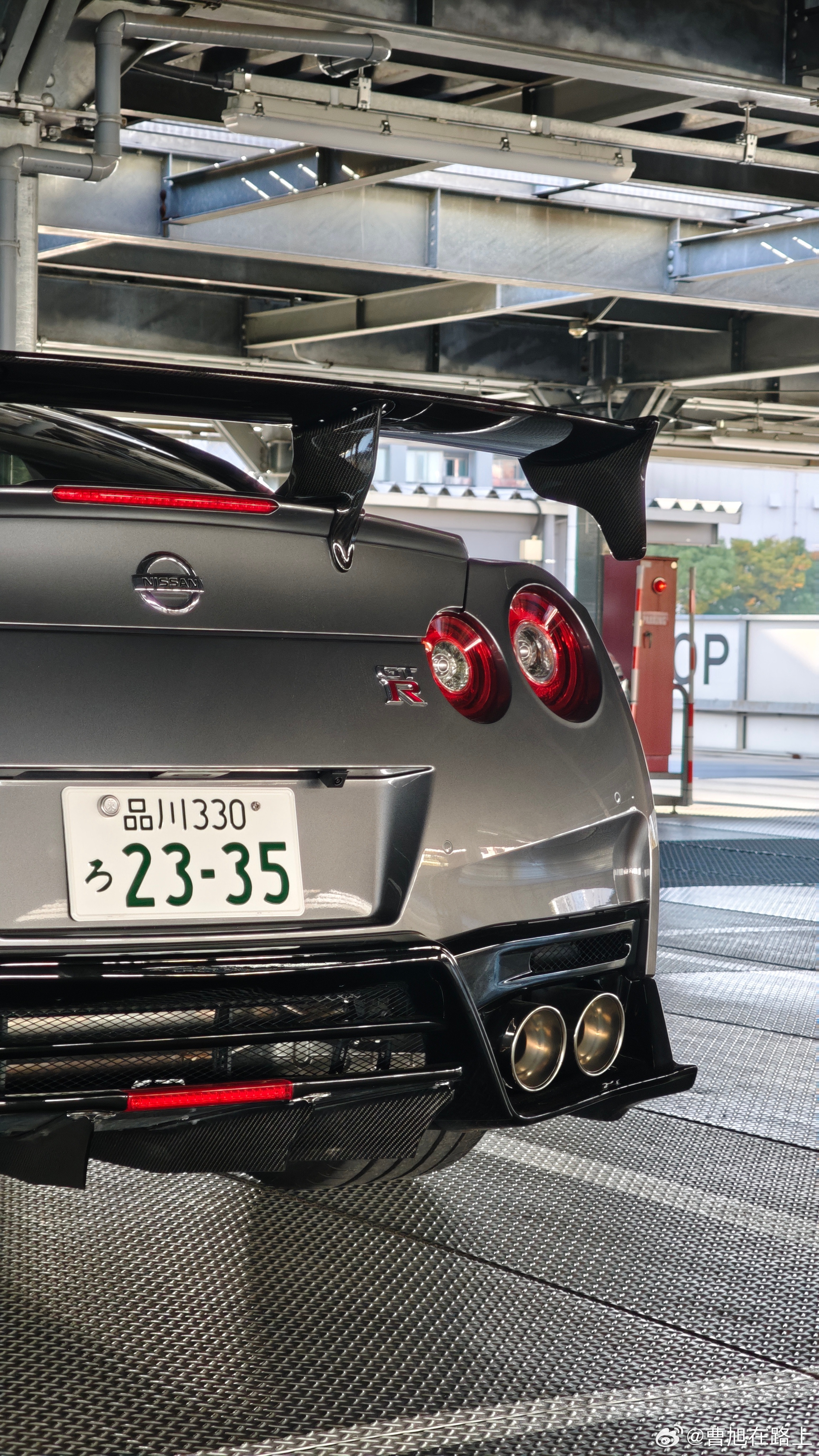 一季度再见，4月你好兄弟们 加油同时别忘记保重身体这是最朴实无华的问好