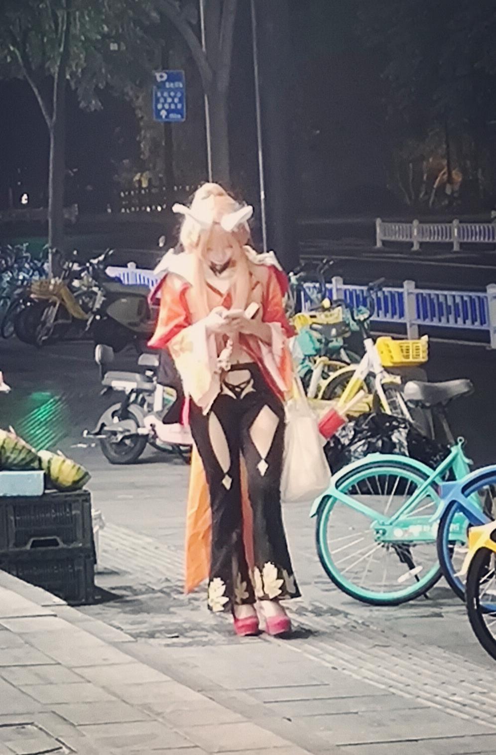 晒图笔记大赛这是谁家的女儿，一看就是从西湖玩Cosplay才回来的。我一直搞不懂