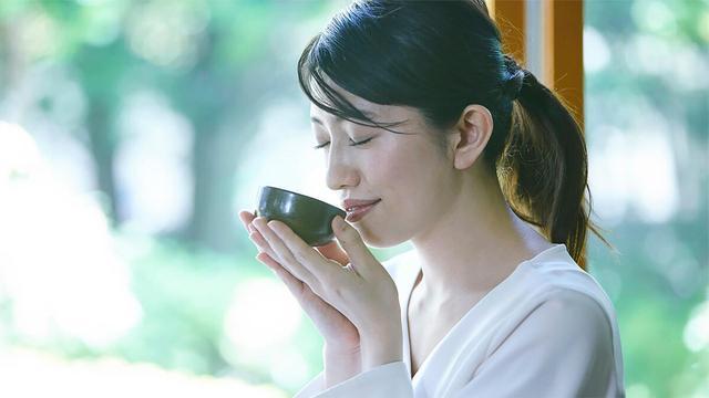 女性雌激素水平下降，身体通常会发出4个信号，对照下你中招了吗？

雌激素对维持身