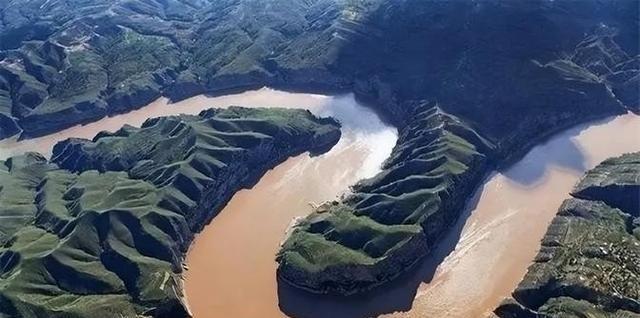 1947年，一位庙里的老和尚对毛主席说了一句话，“这黄河，谁都游得，唯有您不行”