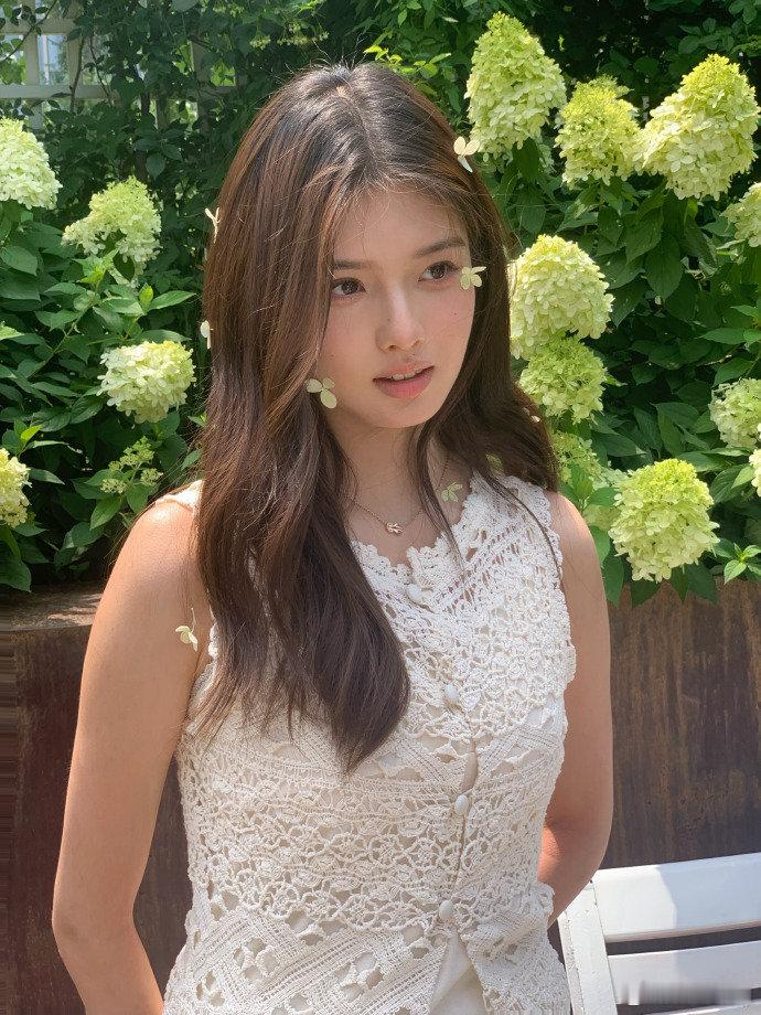 李昀锐艾米好清新的两张脸  看了这组图谁能忍住不夸，李昀锐温柔挂的长相太戳人了，
