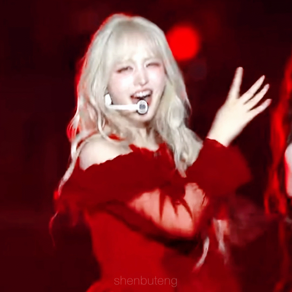 我宣布栗子今天全团最美 🌹 