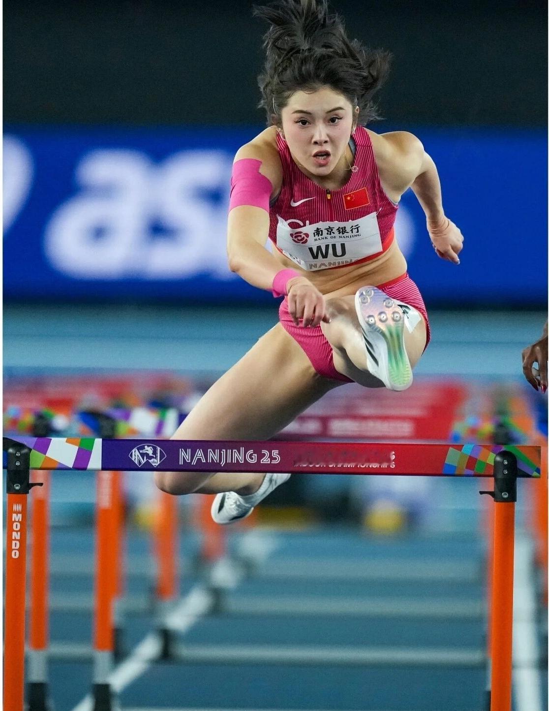 吴艳妮跑出12秒74！
精致爱美、个性张扬从来都不是原罪，赛道成绩，才是唯一的底