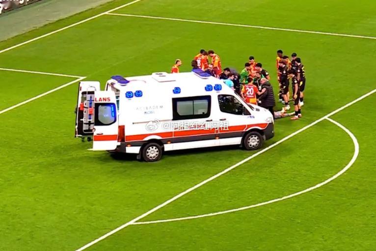 今天凌晨结束的一场土耳其杯比赛中，加拉塔萨雷3-1战胜伊斯坦布尔体育。比赛中，加