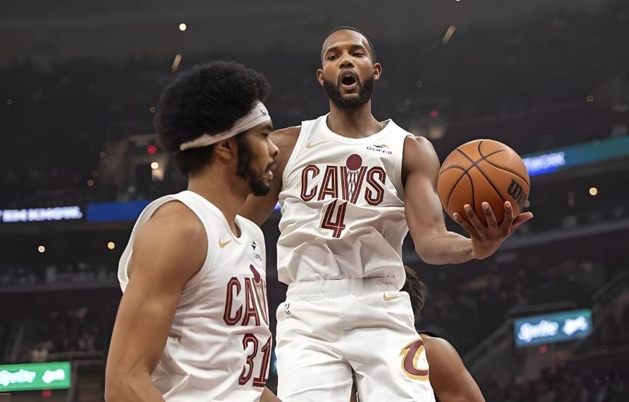 骑士现在最大的问题，就是内线被打爆了！
阿伦和莫布里常规赛表现很好，但季后赛高强