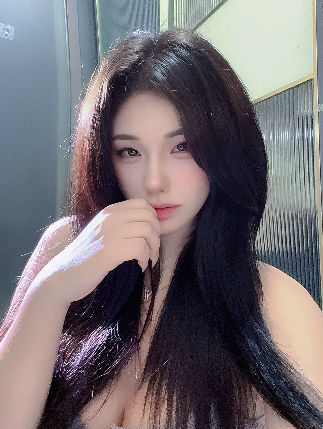 自拍还是要发的 万一谁瞎了眼看上我了呢