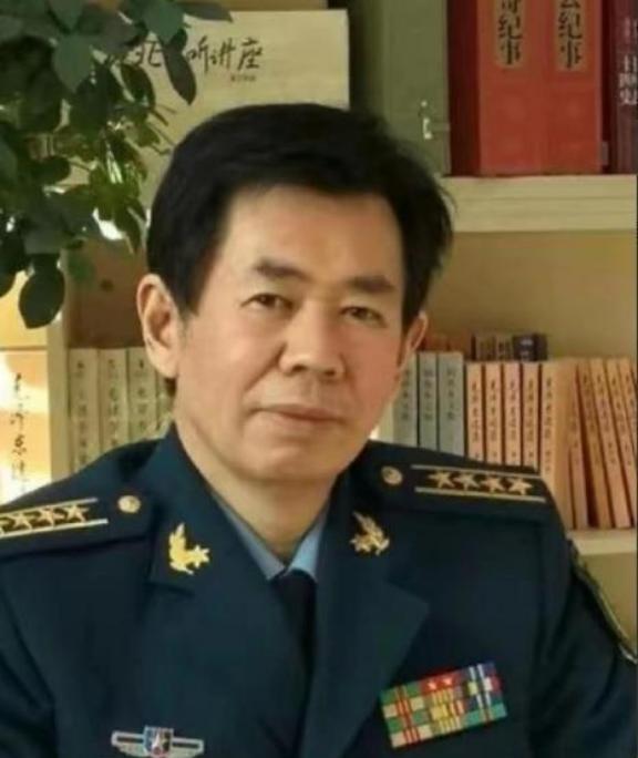 最大的台独分子，再也藏不住尾巴，终于露出来了肮脏的脑袋！原来，最大的台独分子不都