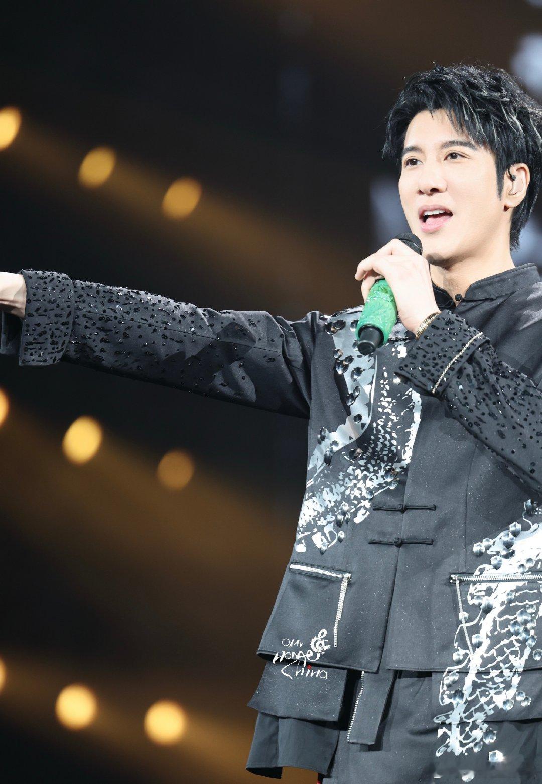 王力宏的歌好听不好唱具象化了声鸣远扬 张卓尔练歌也太拼了！为拿捏《天地龙鳞》气势