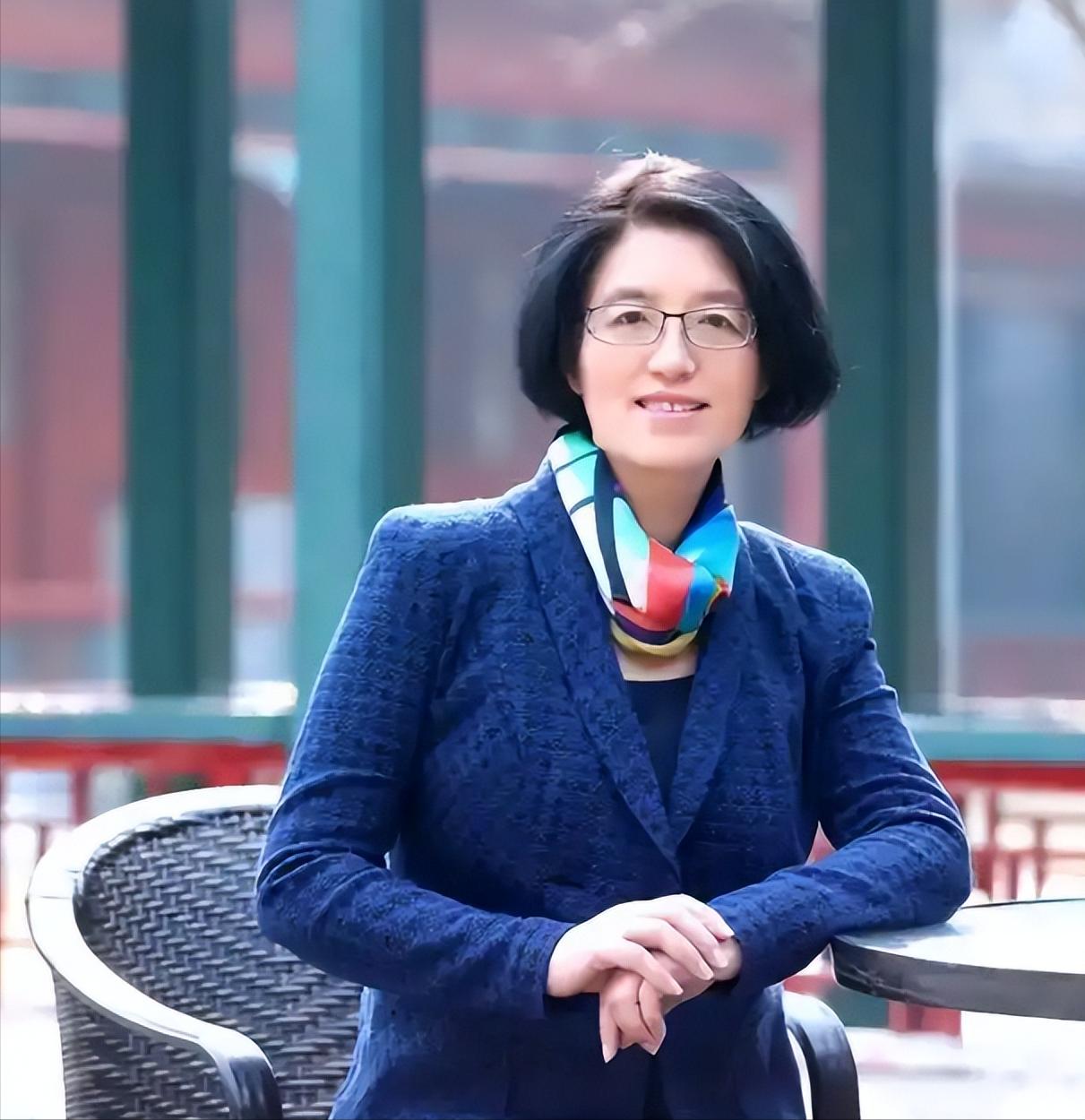 “我死了不要骨灰，不要墓地，也不要通知亲朋好友，就悄悄地拉火葬场，烧成灰让火葬场