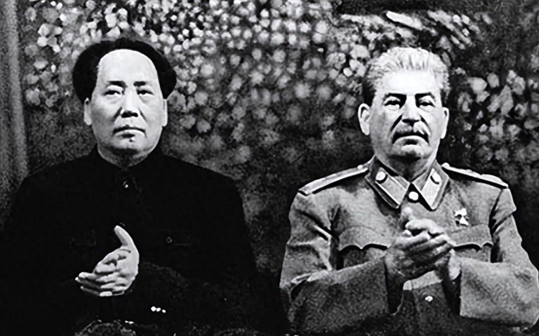 毛主席与斯大林的做法相比，毛主席采取了完全不同的方式，更彰显他的伟大！
1949