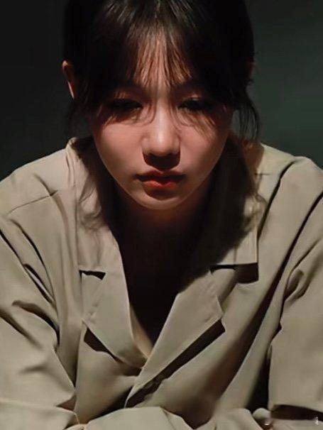 徐梦洁在广州用粤语拜早年 小彩虹粤语萌力超标！甜笑配软糯粤语太治愈，剧内外反差感