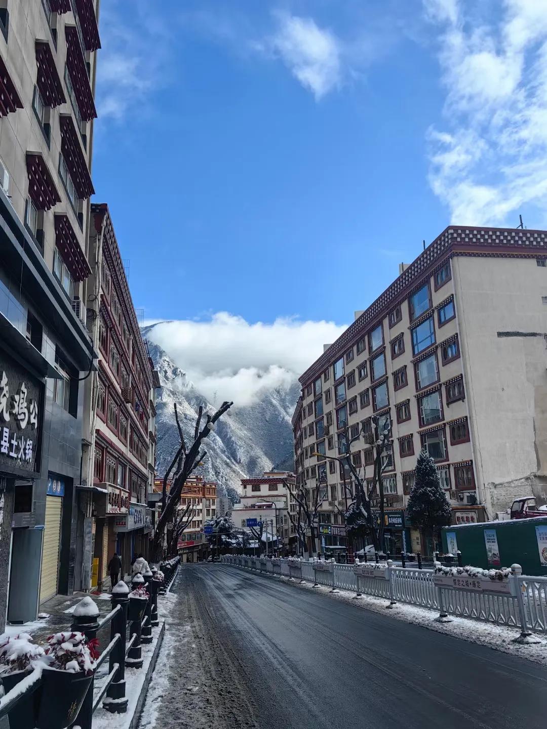 康定又落雪了