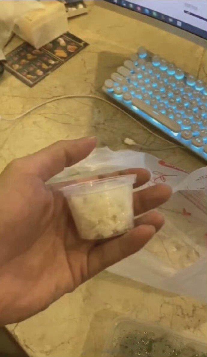 点外卖备注只要一点点饭时 对不起了哈哈哈哈商家真的太离谱了吧一点点饭🍚就真的给