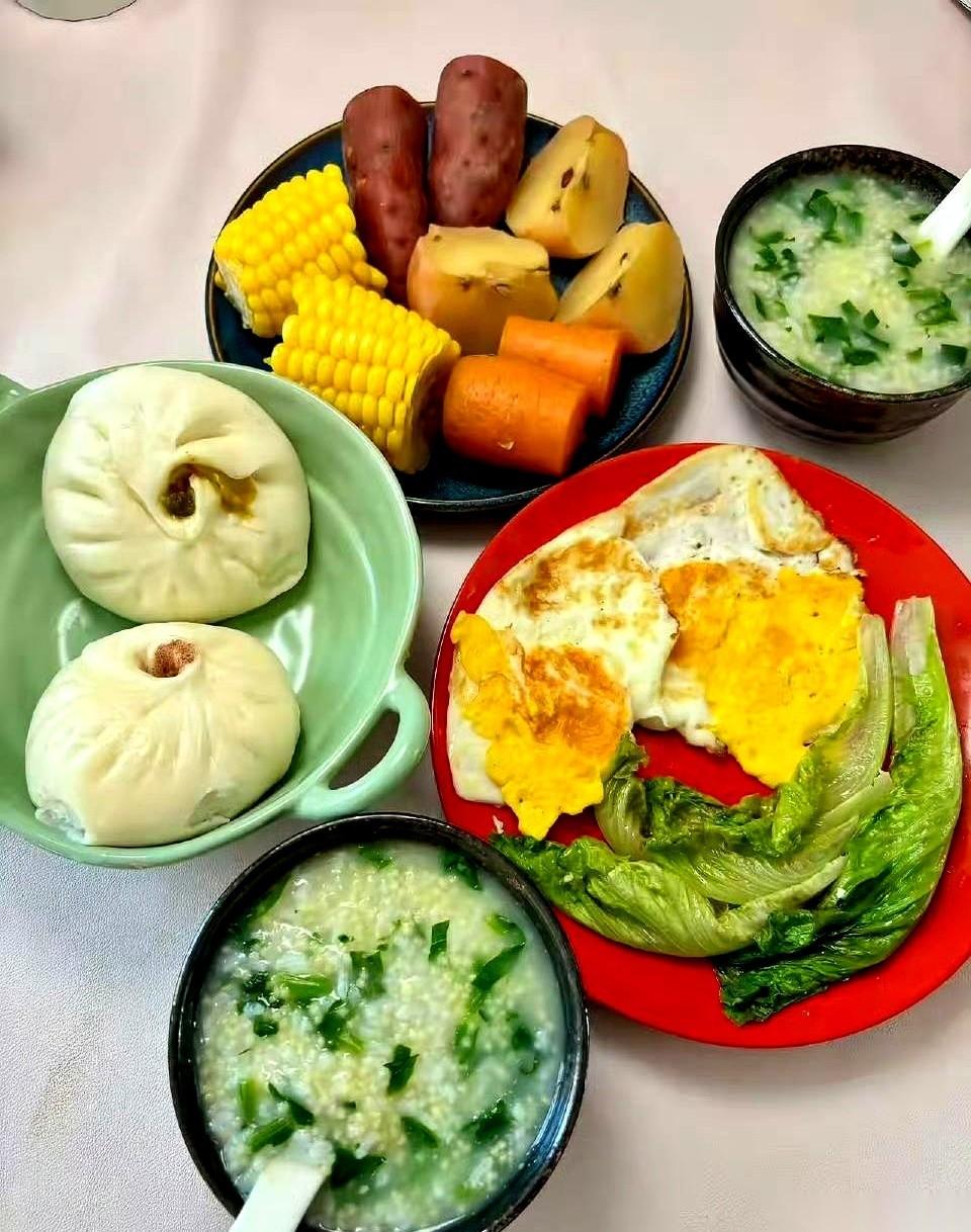 我好像终于摸到那本，没人会给你的“成年人生活使用手册”了。
第一条就让我心口一紧