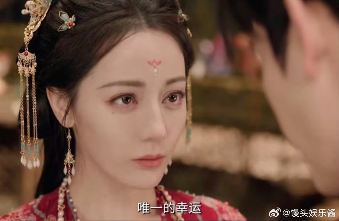 迪丽热巴白日提灯里看起来老了很多吗 