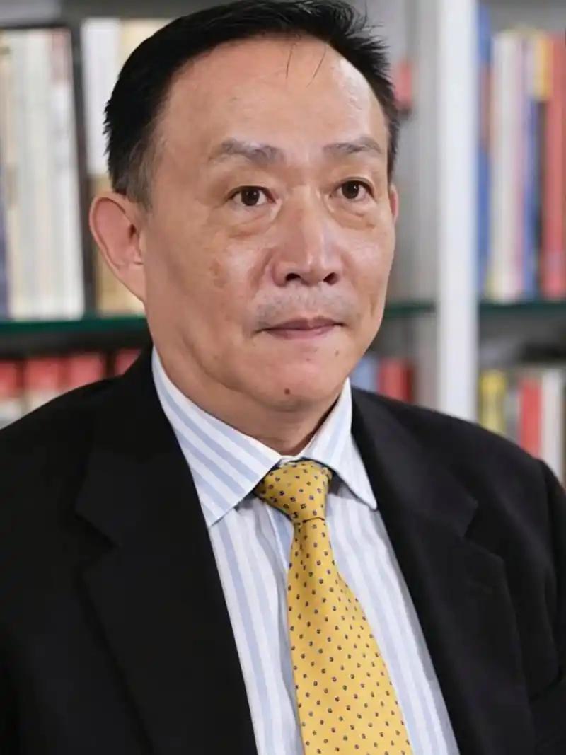 大家总觉得最近几年钱越来越难挣、生意越来越难做，卢麒元直接揭开了真相：整整十万亿