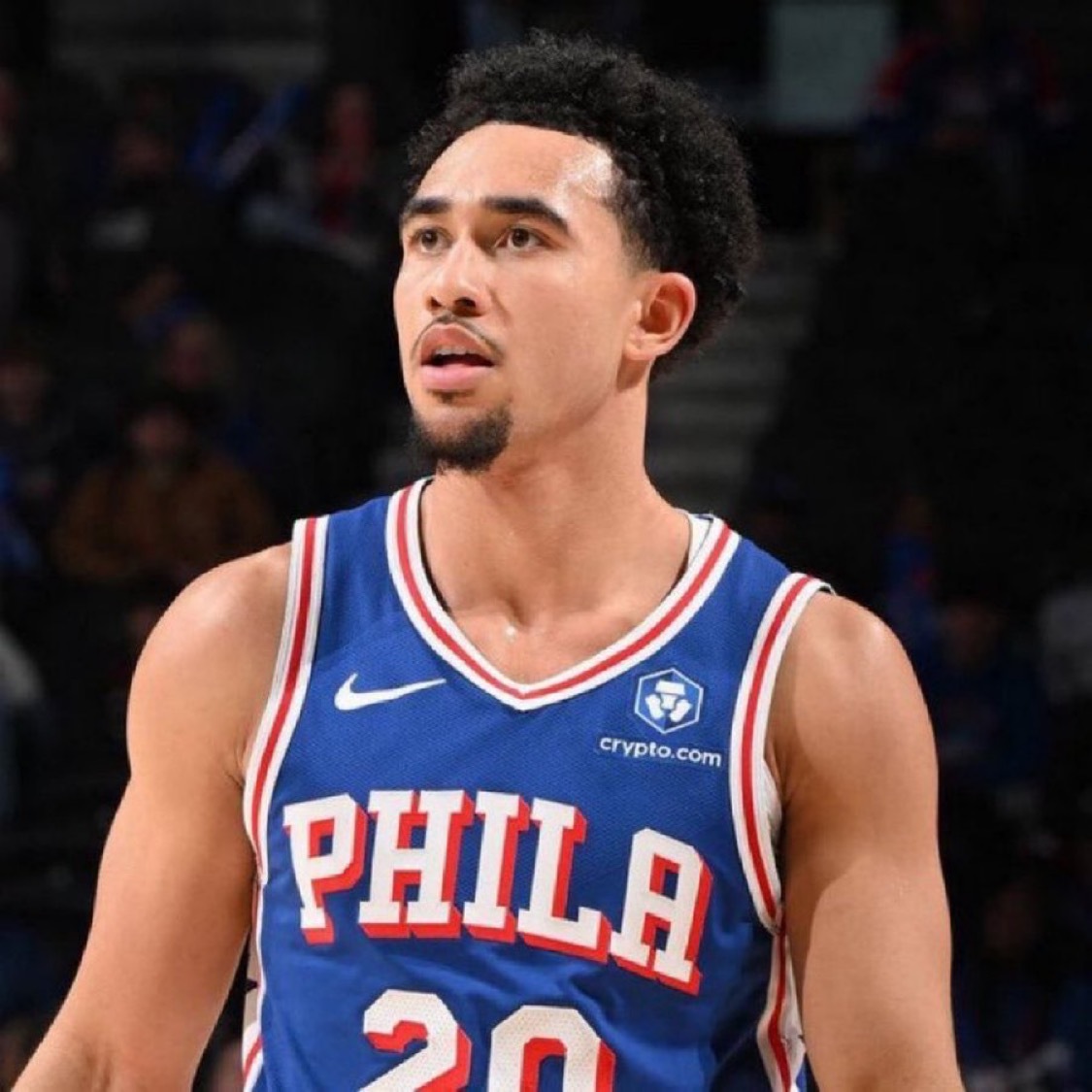 Tjonesonthenba ：恩比德以及更衣室里的其他人，对球队交易麦凯恩的决