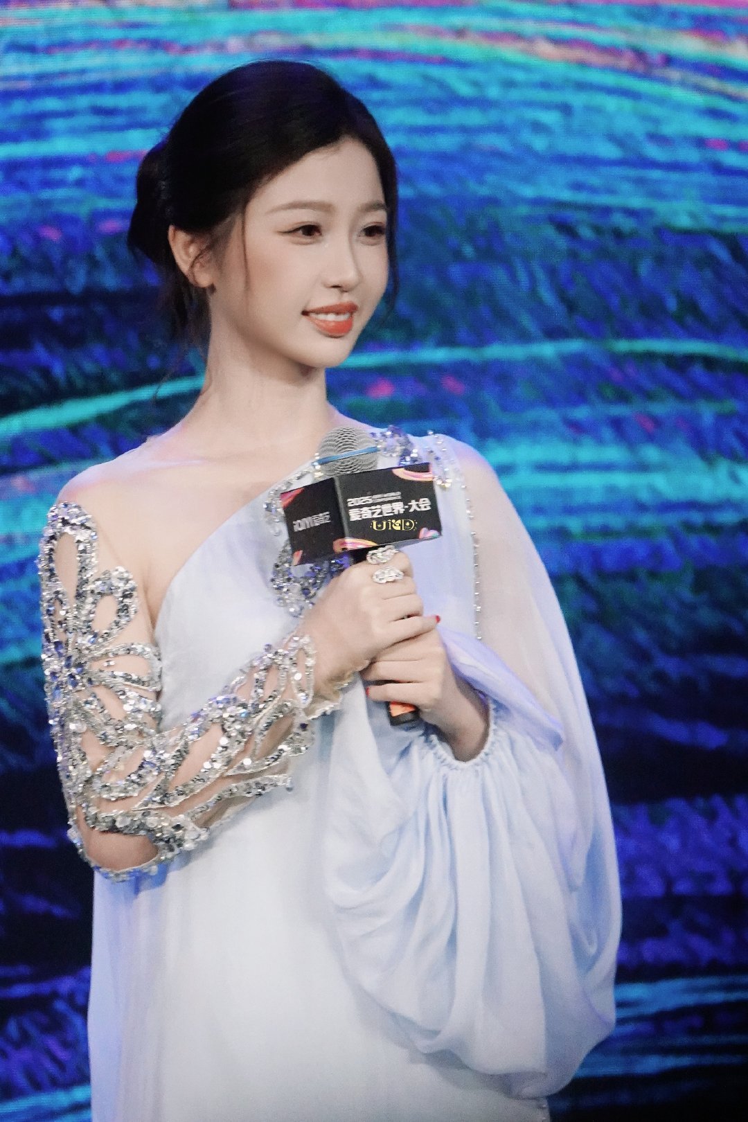 虞书欣[超话] 🐟 虞书欣🐟 虞书欣灿如繁星 🐟虞书欣林晚星 “你是仲夏的
