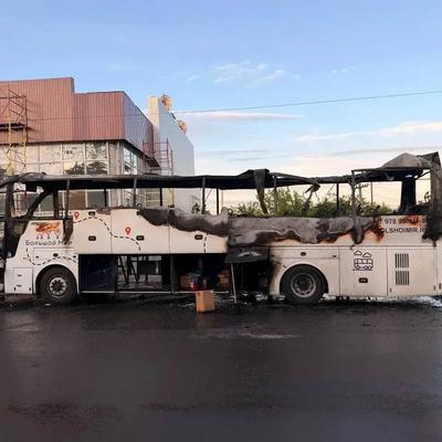 俄一纯客运大巴遭乌无人机精准袭击，造成重大人员伤亡！事发6月3日凌晨，由莫斯科发