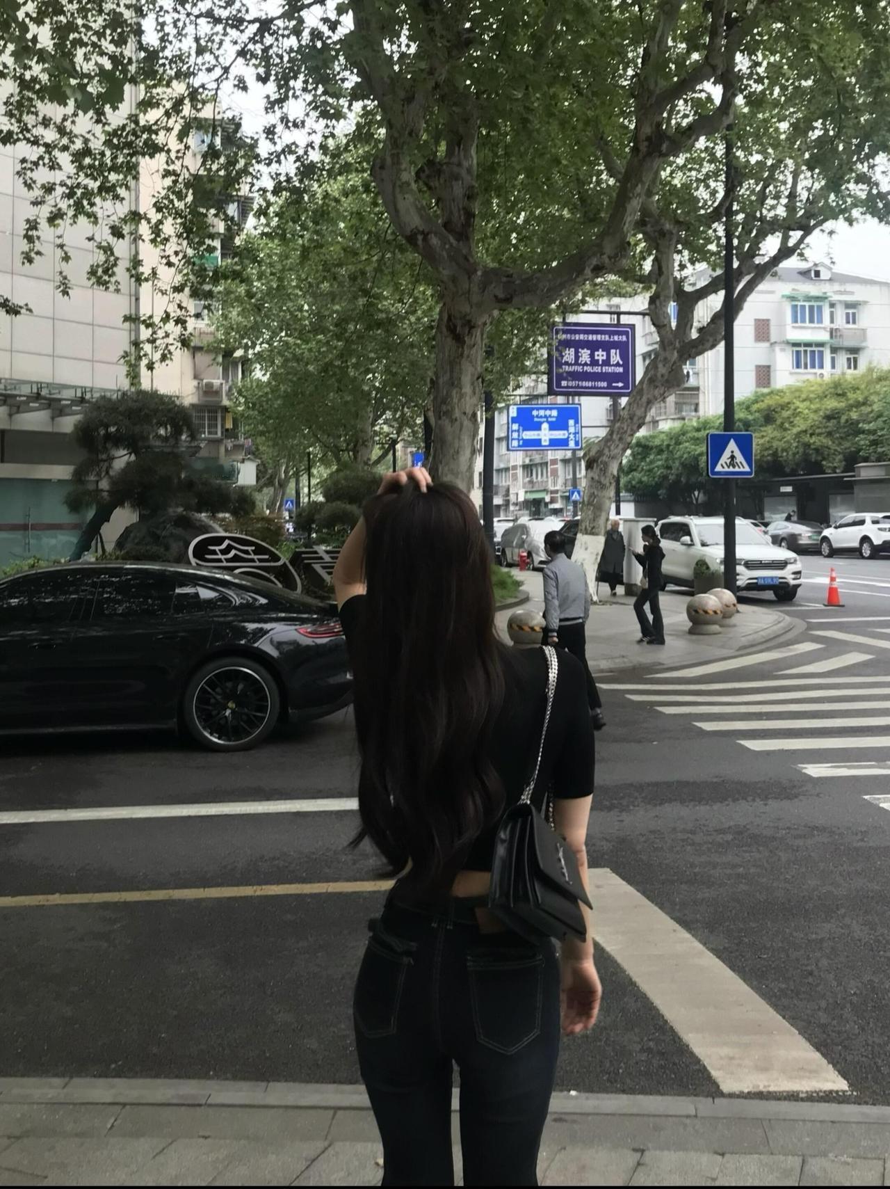 如果你是妈妈，
请你一定要修行，
原因很简单，

你的情绪，就是孩子的风水。
