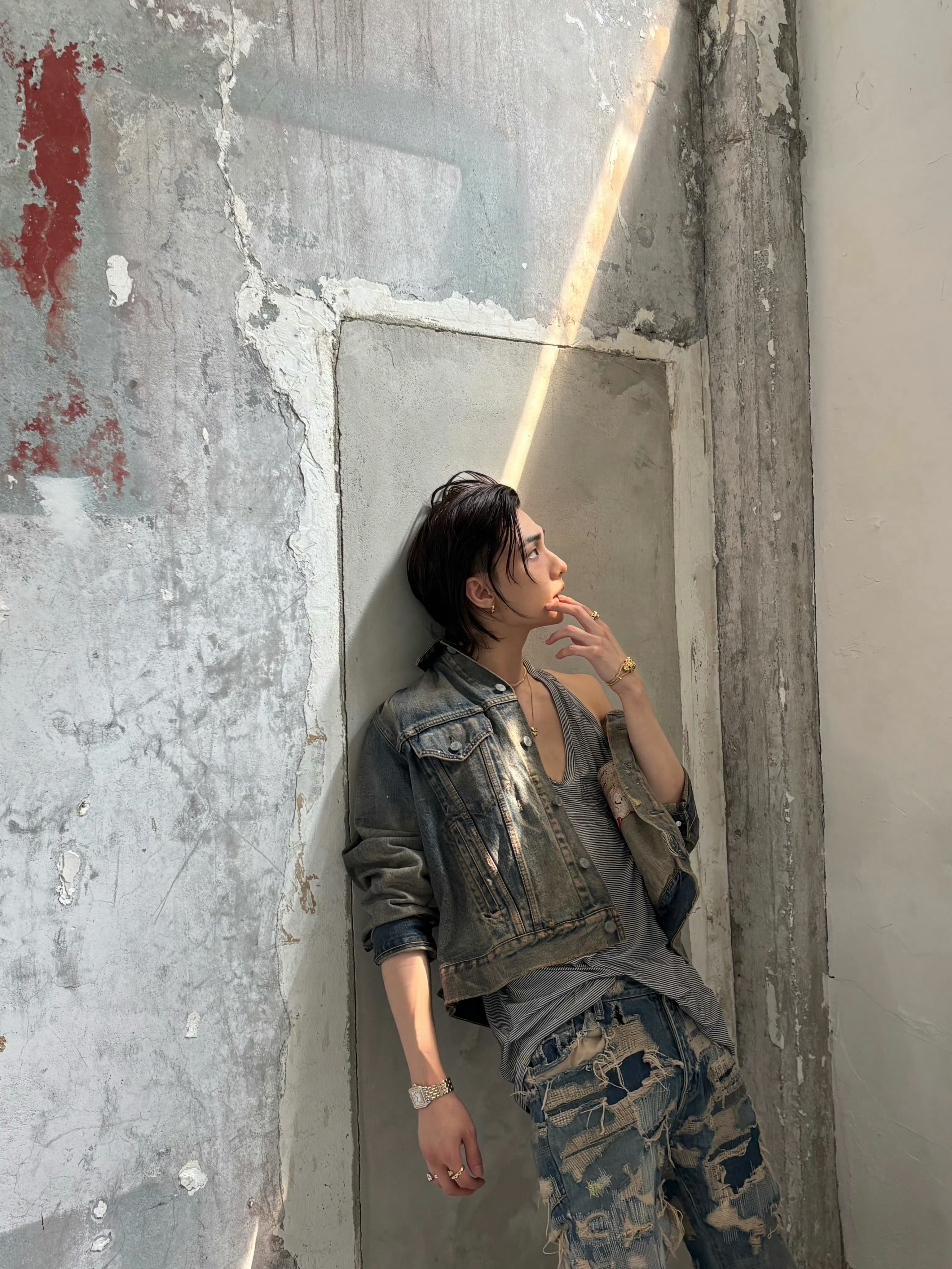 卡地亚工作人员要么是我们真真的嬷嬷 要么就是拍过女性向 好内个呀… ​​​