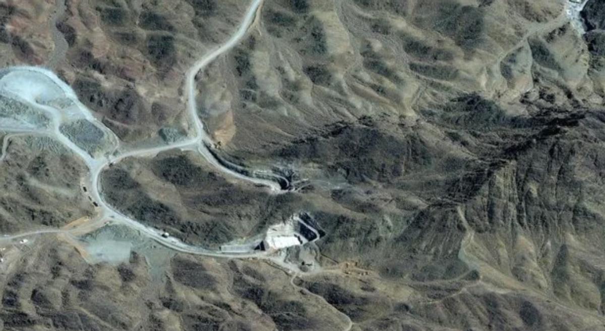 【特朗普考虑派特种部队进入伊朗行动】

美国哥伦比亚广播公司称，特朗普对打击伊朗