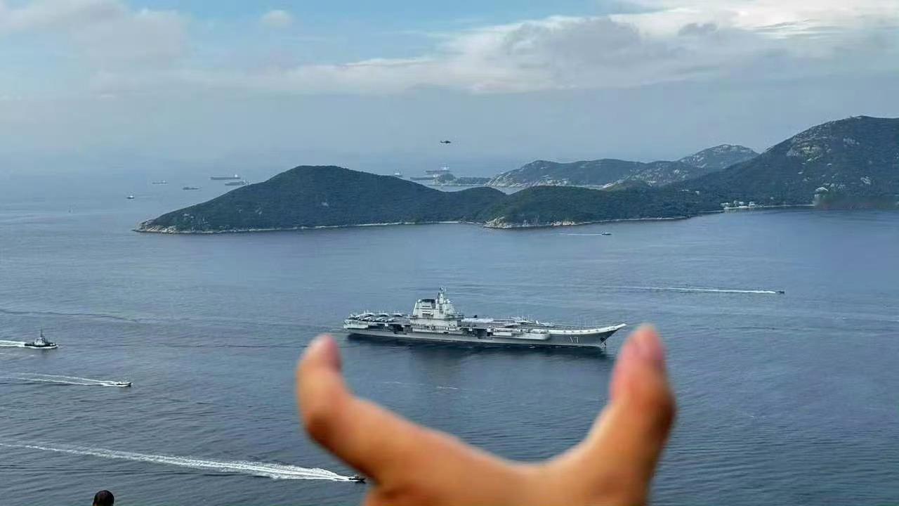 拍的不错明天来战忽局上班吧！ 