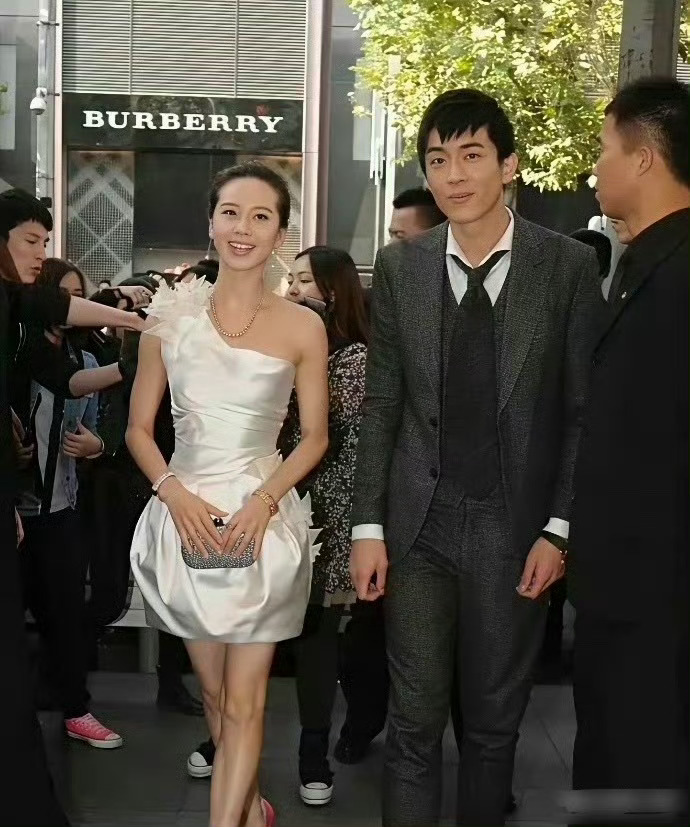 早年刘诗诗参加商业活动竟然不涂口红就去了！ 