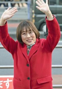 日本政治界出现了一个奇葩，有个女人不跟其他党派结盟，只是不断宣传自己的政治主张，