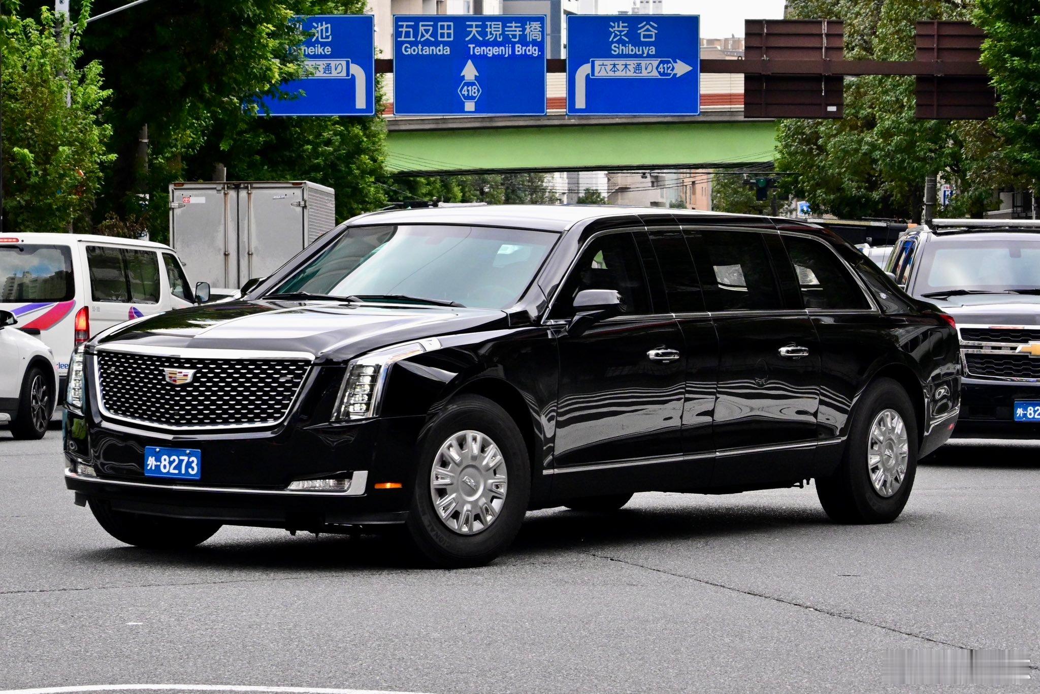 日本天皇用英语说很高兴见到特朗普 今天东京街头的显眼包：特朗普总统车队。主车是凯