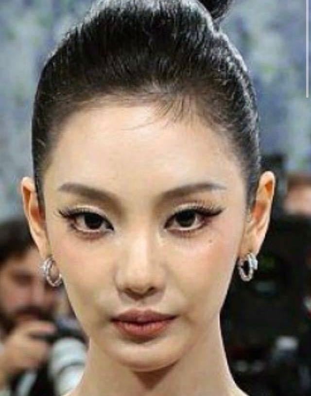 宁艺卓met gala美的像一只灵动的小鹿 