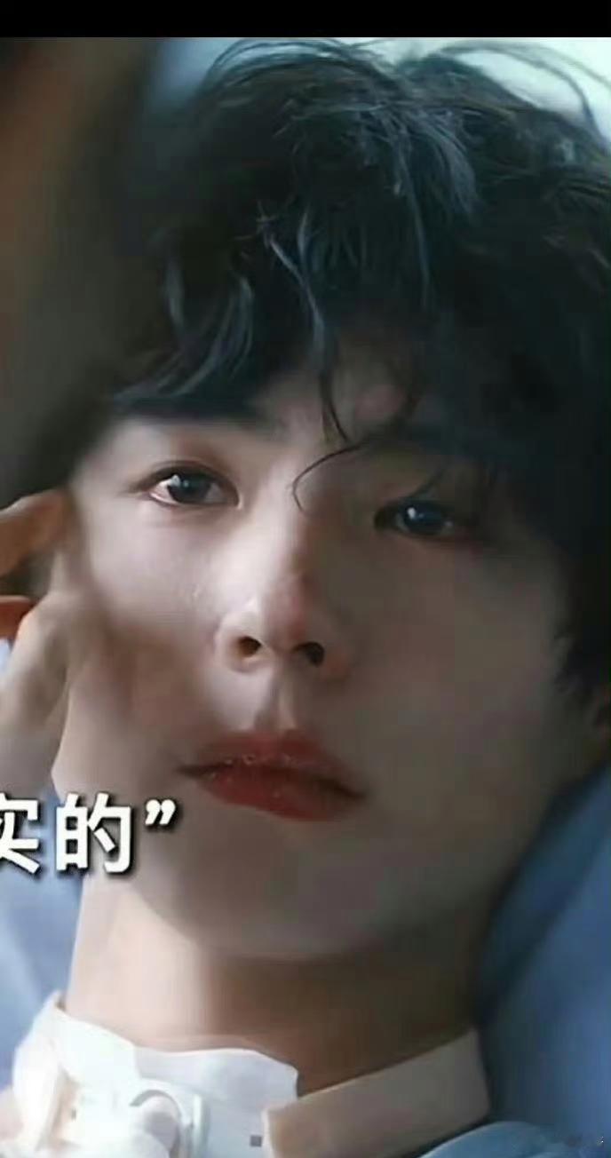 韩剧把观众当傻子啊，一个沉睡多年的植物人，醒了就留着时尚的烫卷，画着精致的妆容 