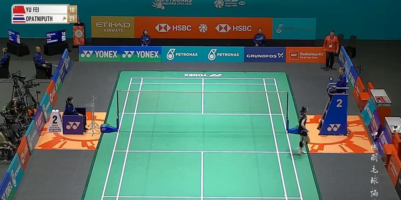 第一局陈雨菲🇨🇳 10-21不敌🇹🇭碧查梦！
目前第二局陈雨菲🇨🇳1