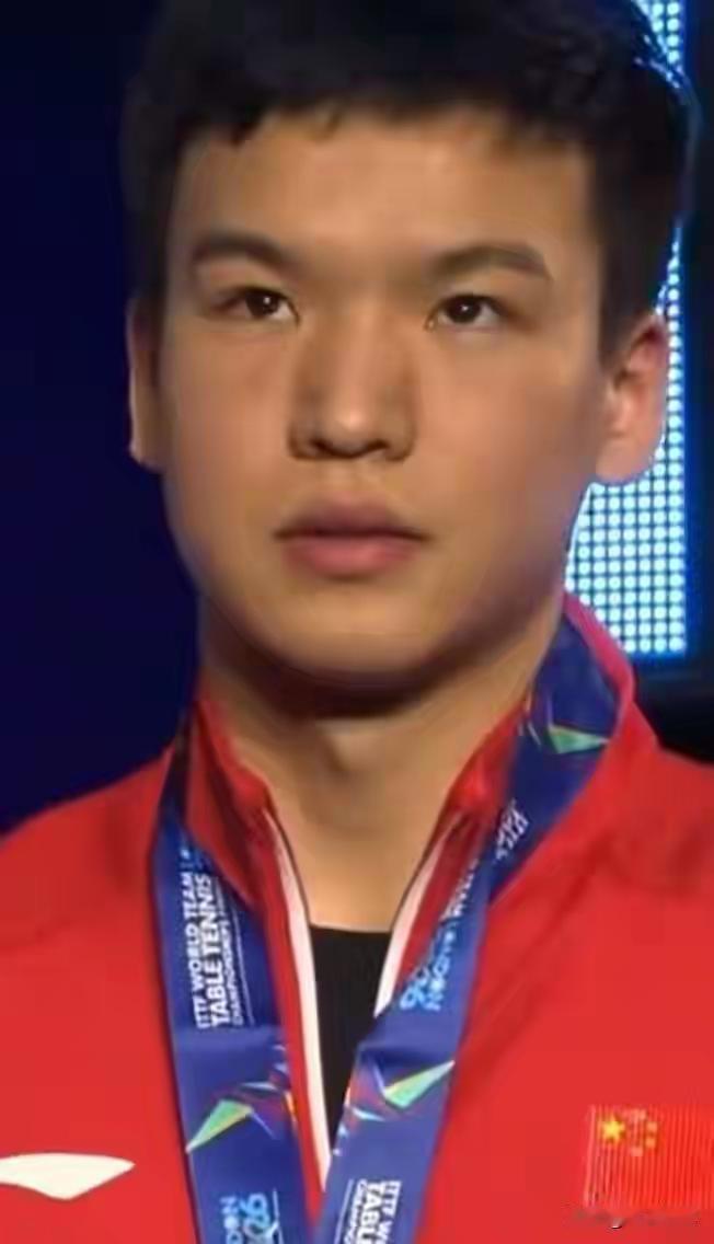 向鹏:输赢，两张脸，不自信，不快乐，何苦？
昨晚法国蒙彼利埃WTT一场球，向鹏v