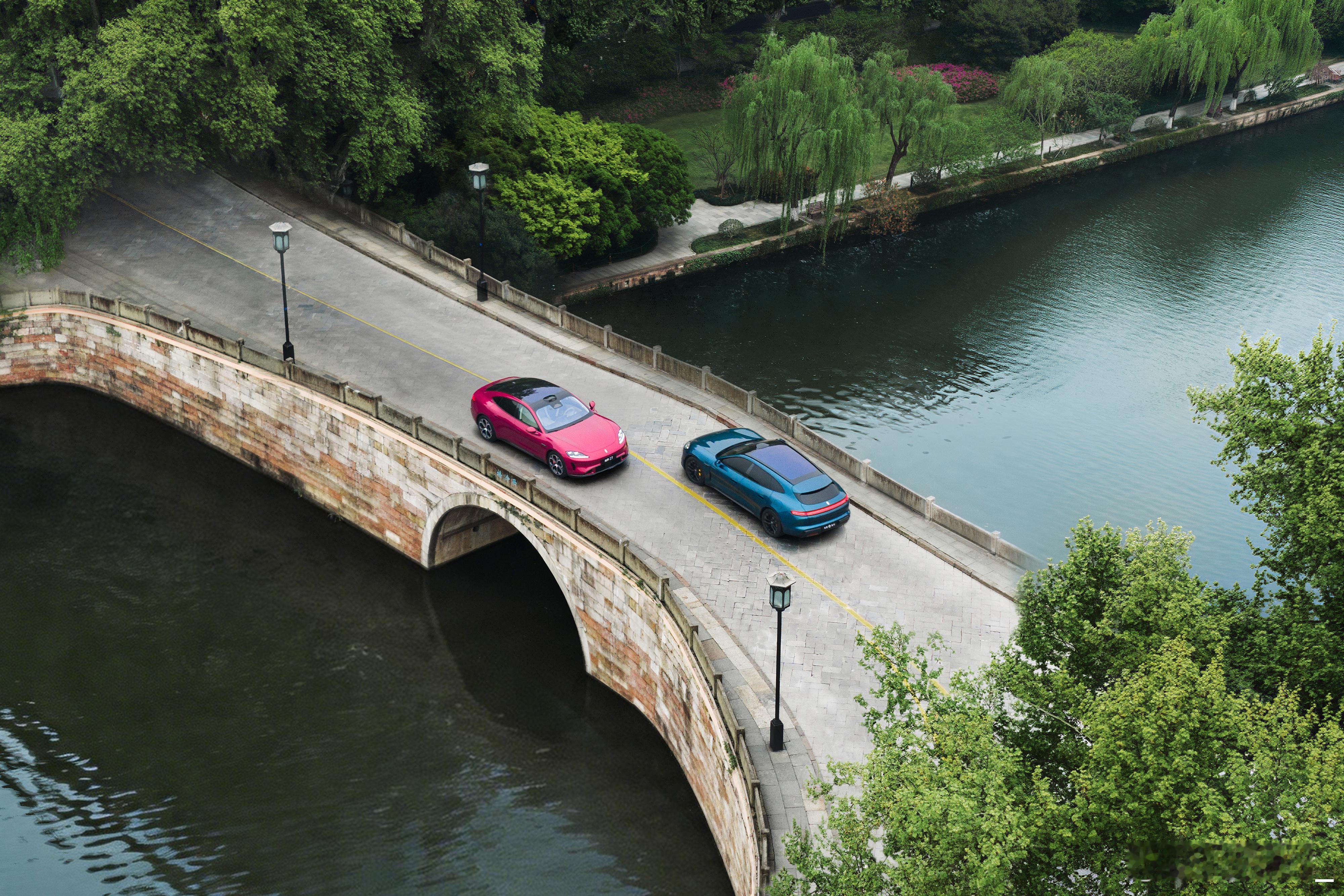 尚界Z7动态评测看动态实测，真心觉得不错。实际开起来特别稳，不管是日常市区代步，