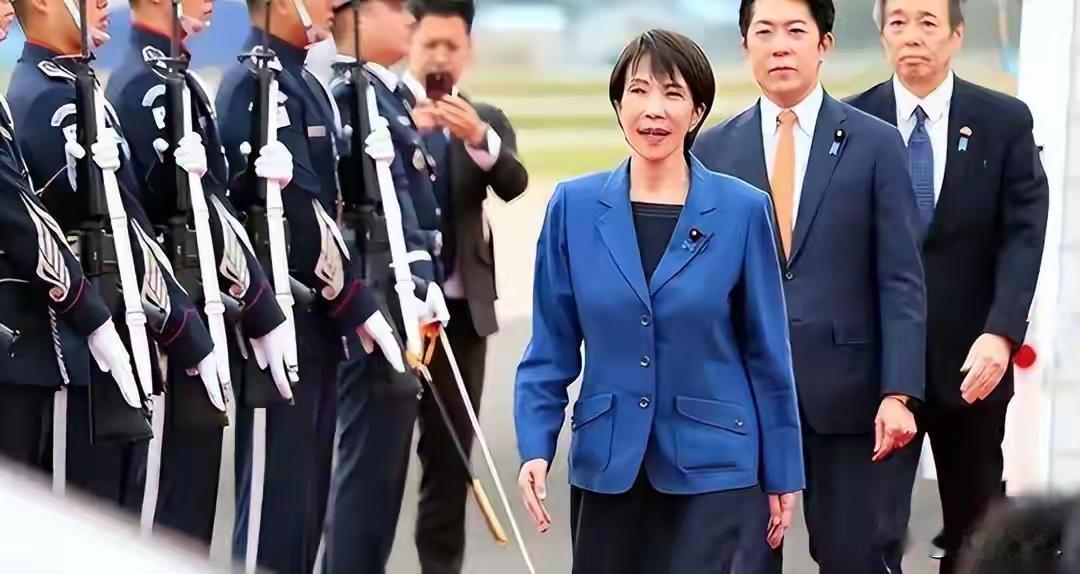 日本的目标是“我们不排除任何选项”，中国的目标是对日本“完全解除武装”
日本首相