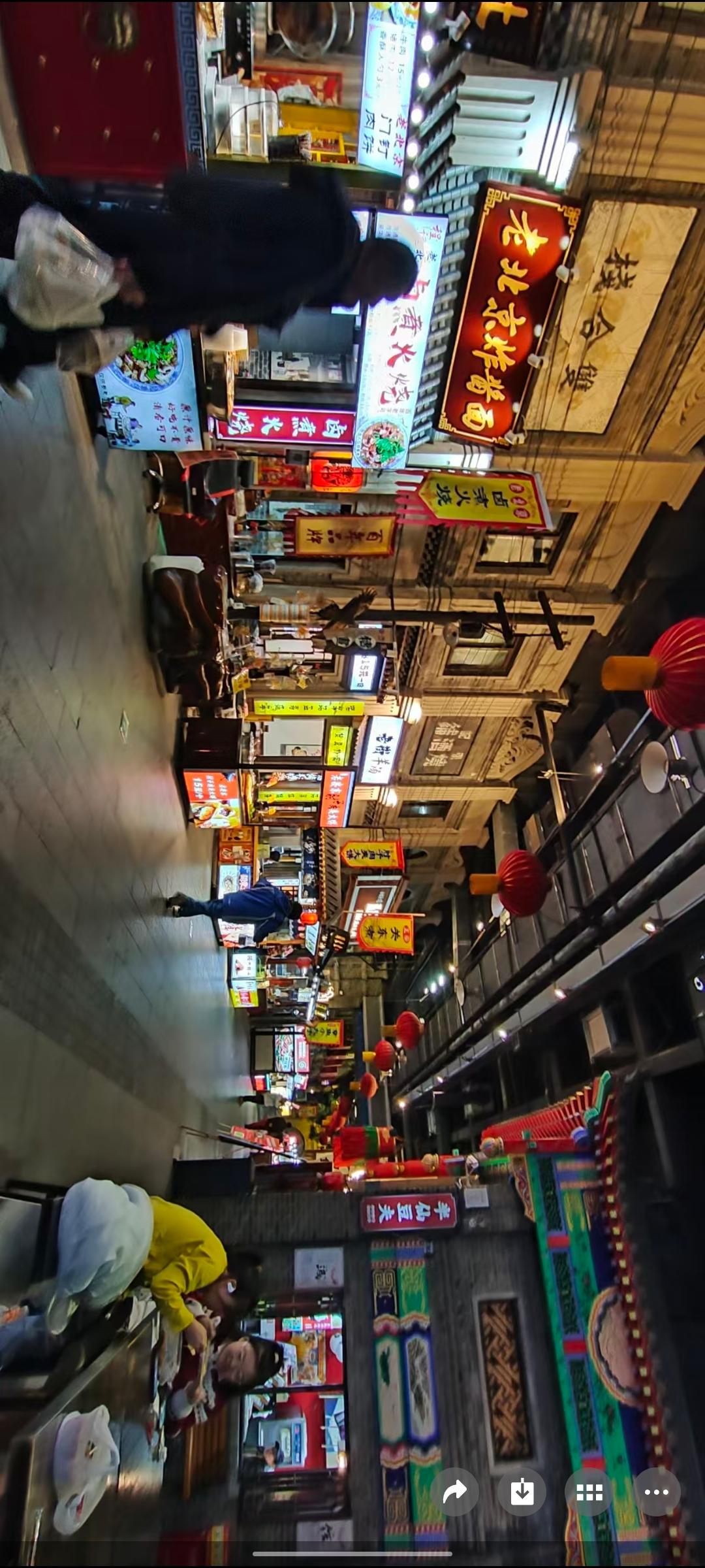 灯火阑珊处，美食与文化交织的夜晚，等你来探索！🌟🍜🏮