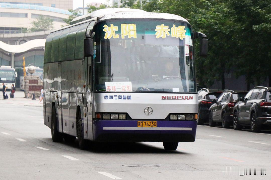 公路客运黄金时代的地市客运标杆集群
       在国内公路客运的黄金年代，一批