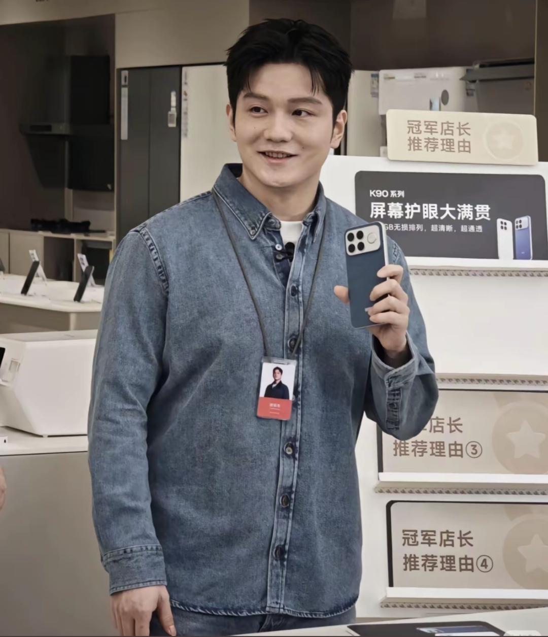 樊振东当店长了，还获得金球拍！
小胖跨界表现也很好啊，
关键网友喜欢的不只是他在