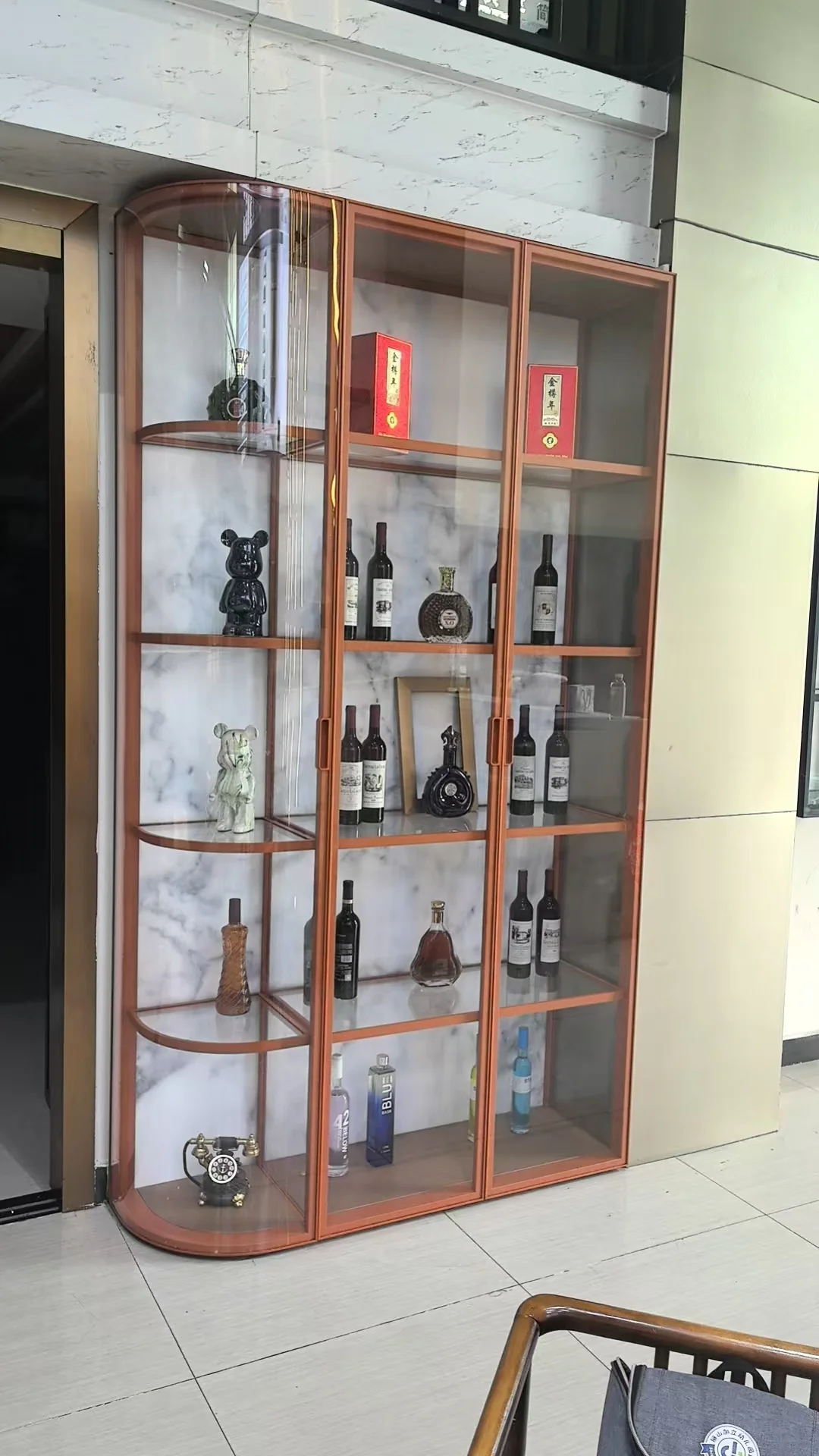 圆弧玻璃柜我有，你有没有？