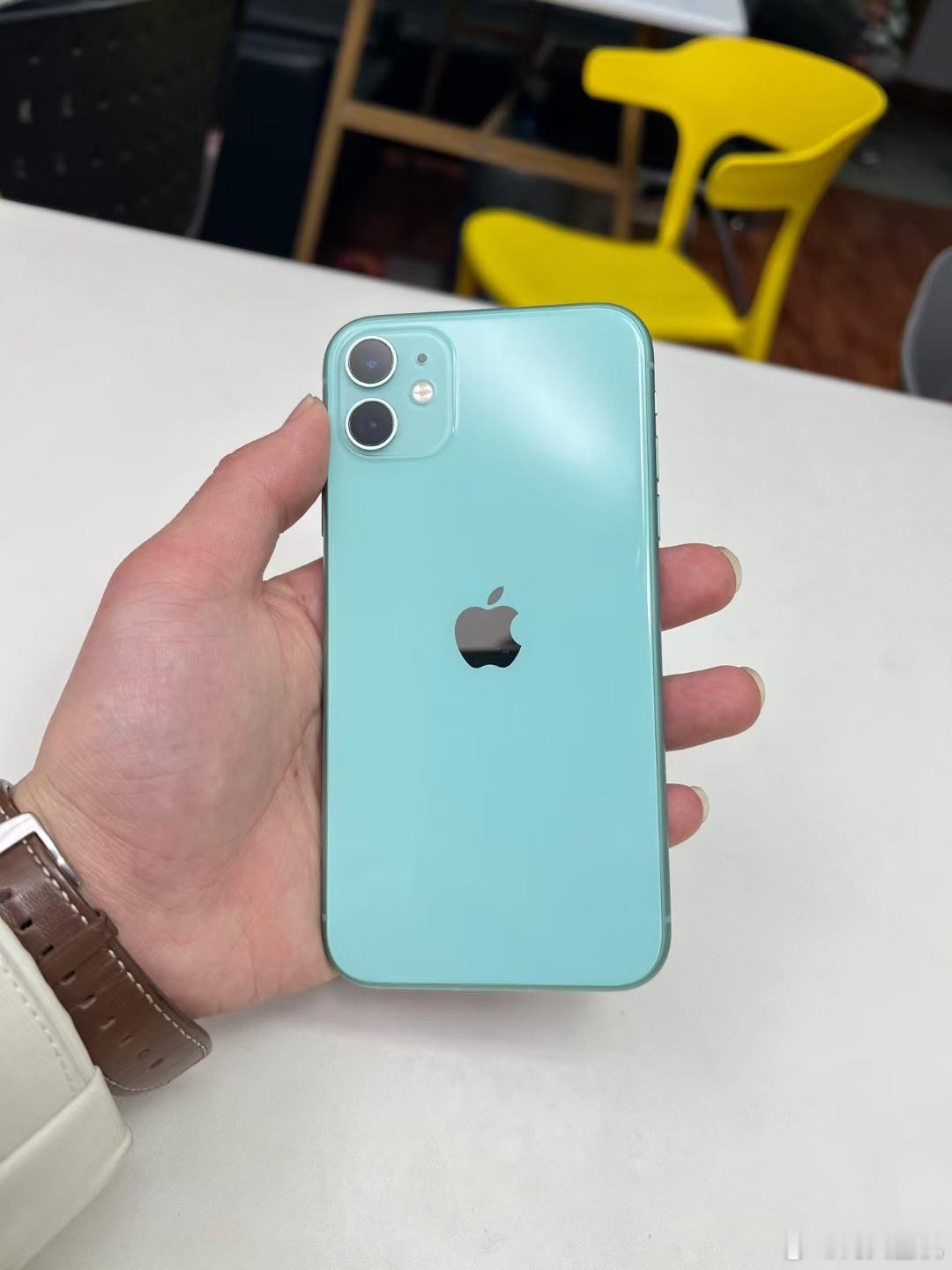 相比安卓，iPhone的保值确实要强不少，这台iPhone 11到现在也要一千多
