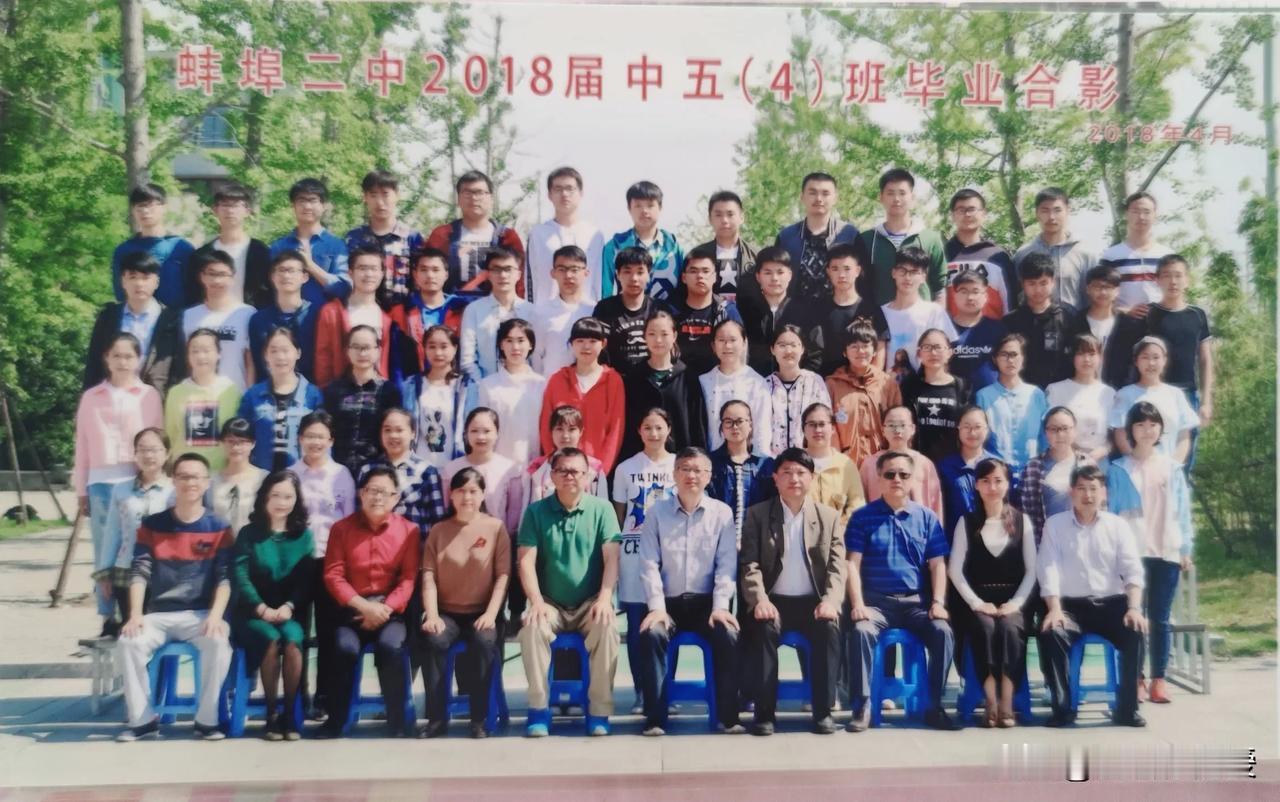 “同窗共聚首，情谊长留心”，这话真是一点不假。就如张锦所邀约的那次同学小聚，还催