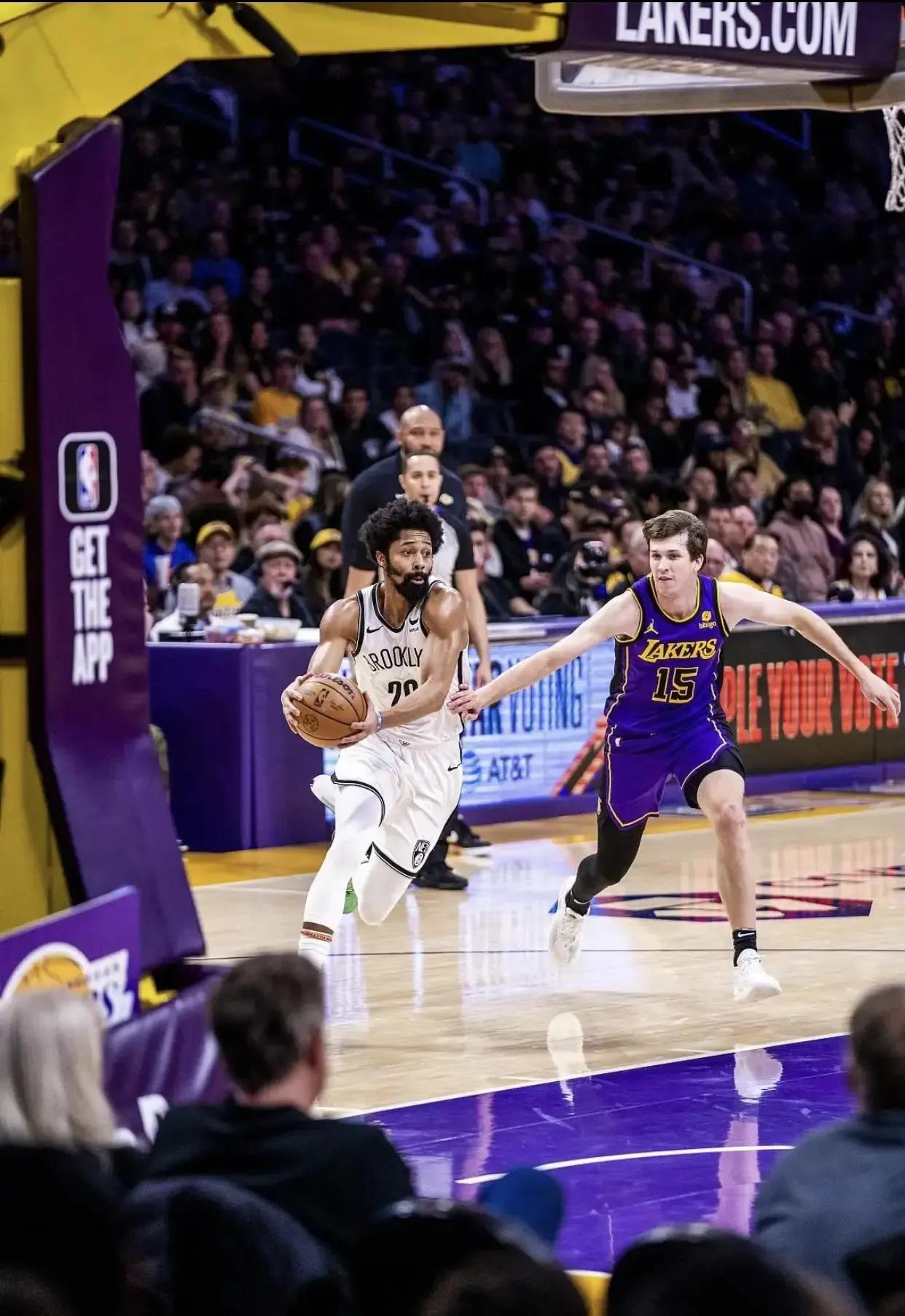 NBA的夏季大戏又开始上演了，这一次的主角是我们的全明星后卫丁威迪。湖人队和独行