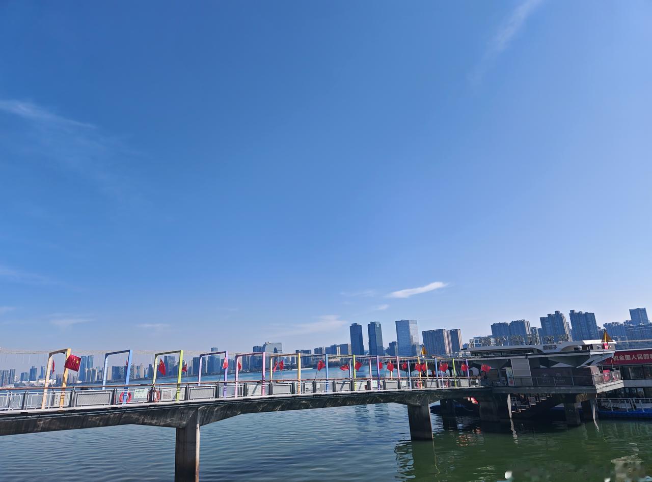 杭州超话户外西湖群山徒步花Young户外骑游跑超话
明天杭州好天气，有一起爬山的